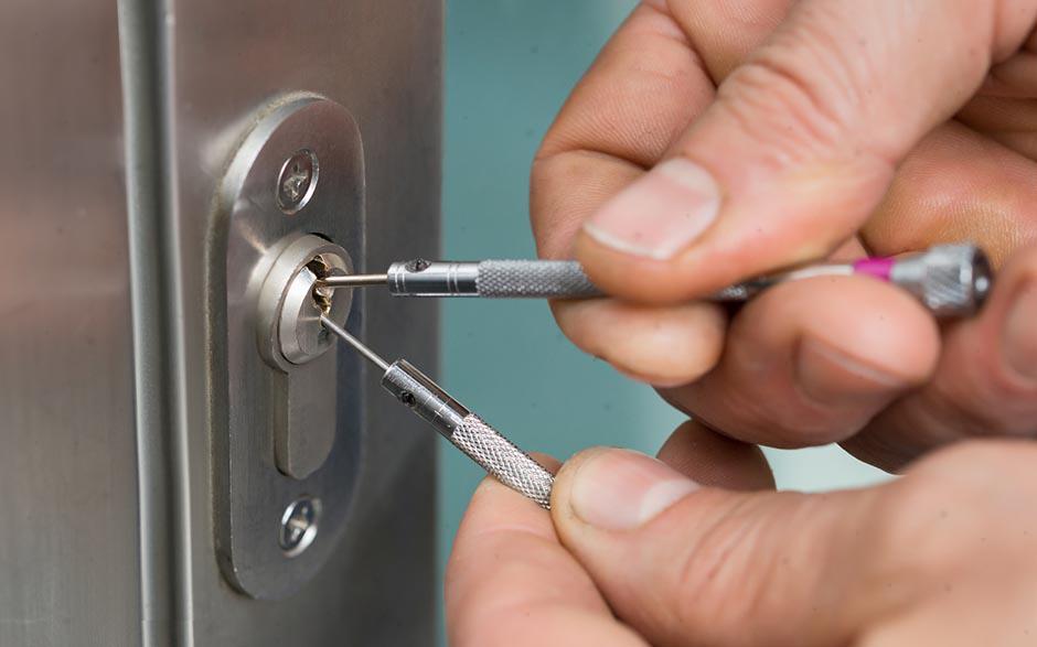 serrurier porte blindée Les Ageux